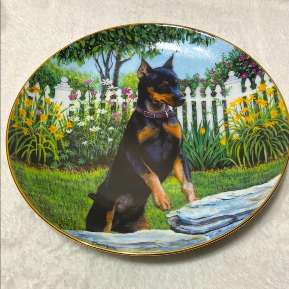 "Sneaking A Peek" collector plate by Patricia Bourque - Picture 1 of 3